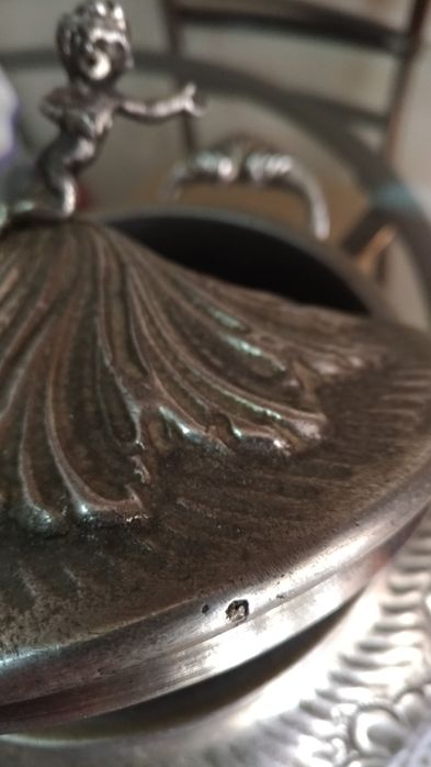 Terrina antiga em estanho com prato Prateada