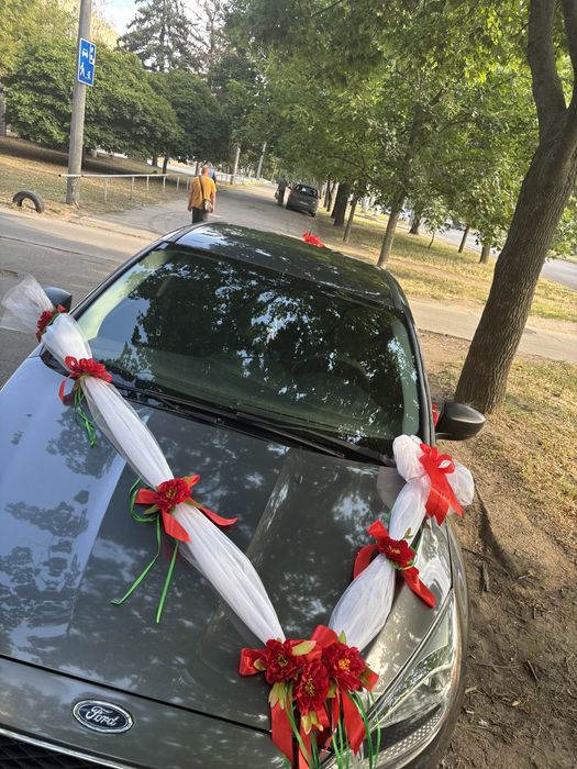 Прикраса на автомобіль . Весілля