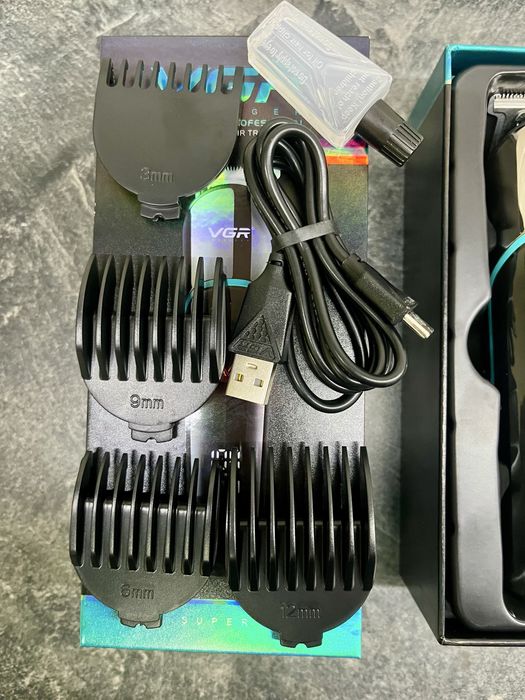 Машинка тример для стрижки волосся, триммер. Мужская. Чоловіча.