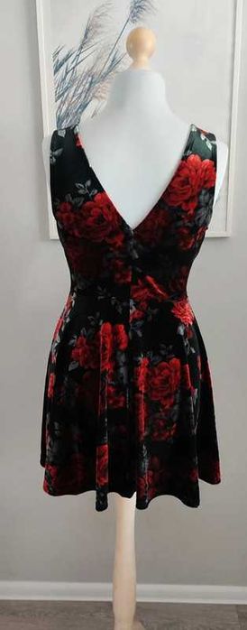 Welurowa sukienka kwiaty róże New Look L/XL