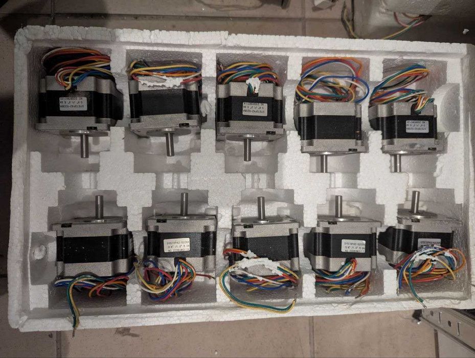 Кроковий двигун SY573P42-5206A, 3-фазний, 5.2 A, 1.2°, NEMA23