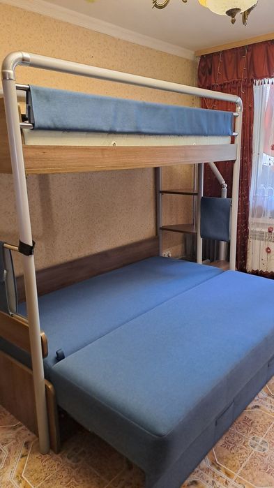 Продам двух ярусный  диван-кровать