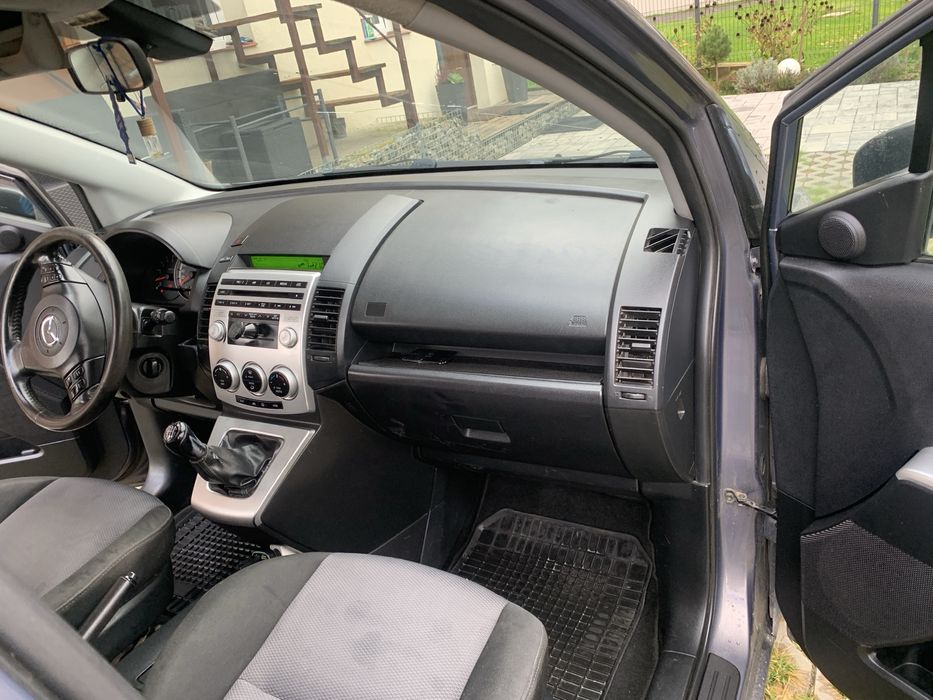 Продам автомобіль Мазда