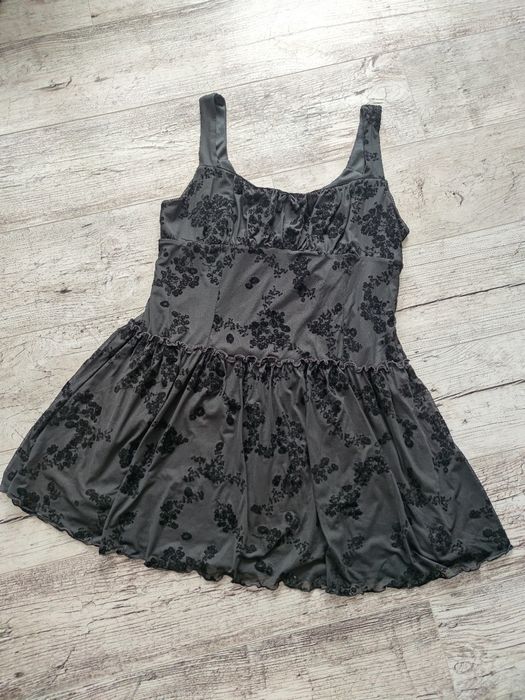 Sukienka Rita Ora Primark goth flokowana