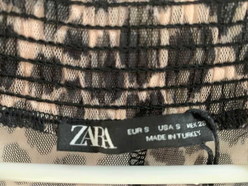 Vestido transparente padrão tigresa com interior preto