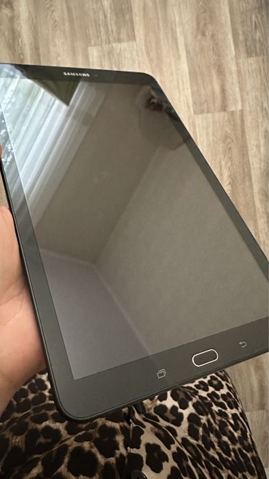 Планшет Samsung Galaxy Tab E 9.6