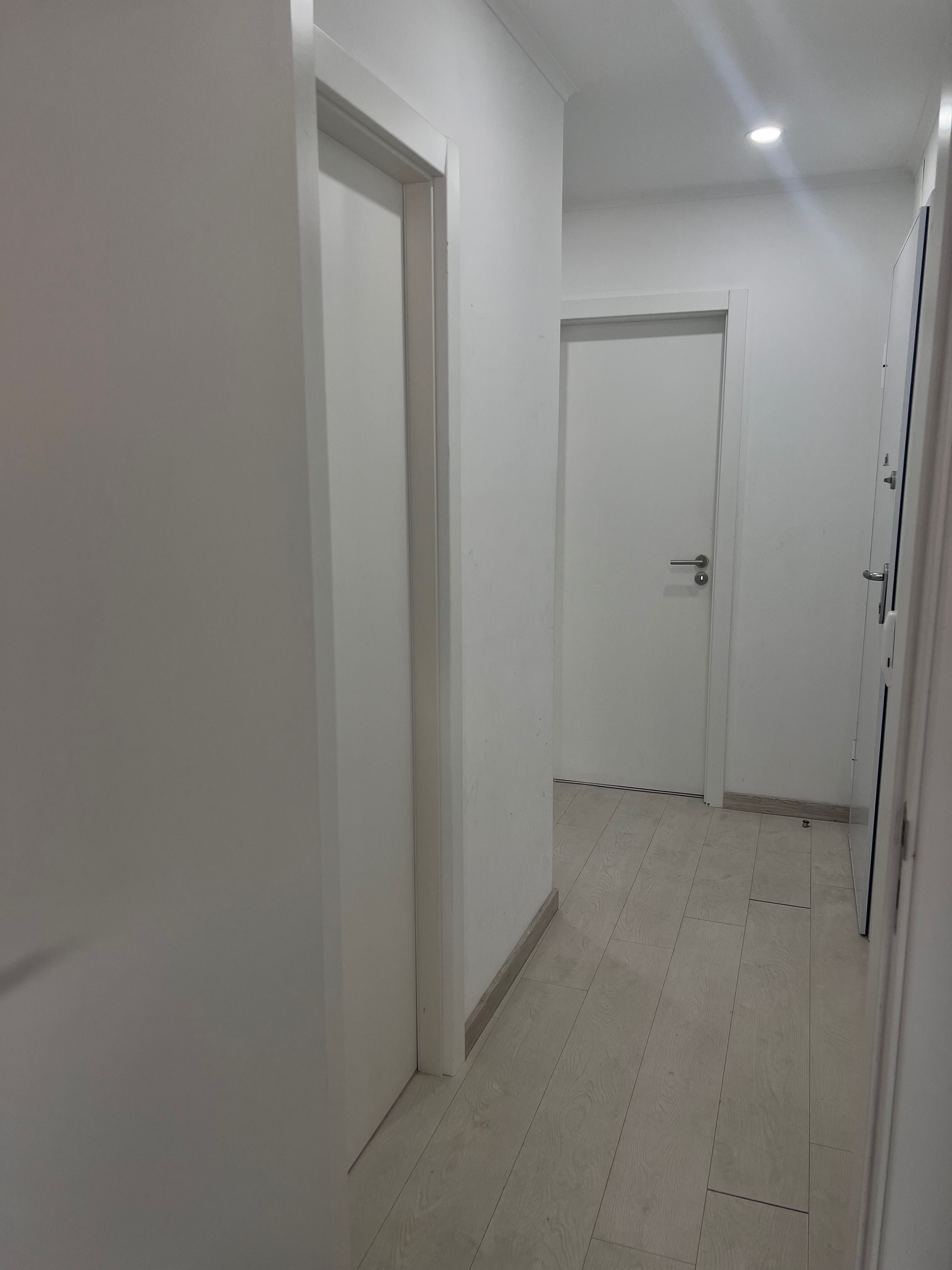 Alugo cama em Qurto compartilhado só  pagam a partir do dia que entrar