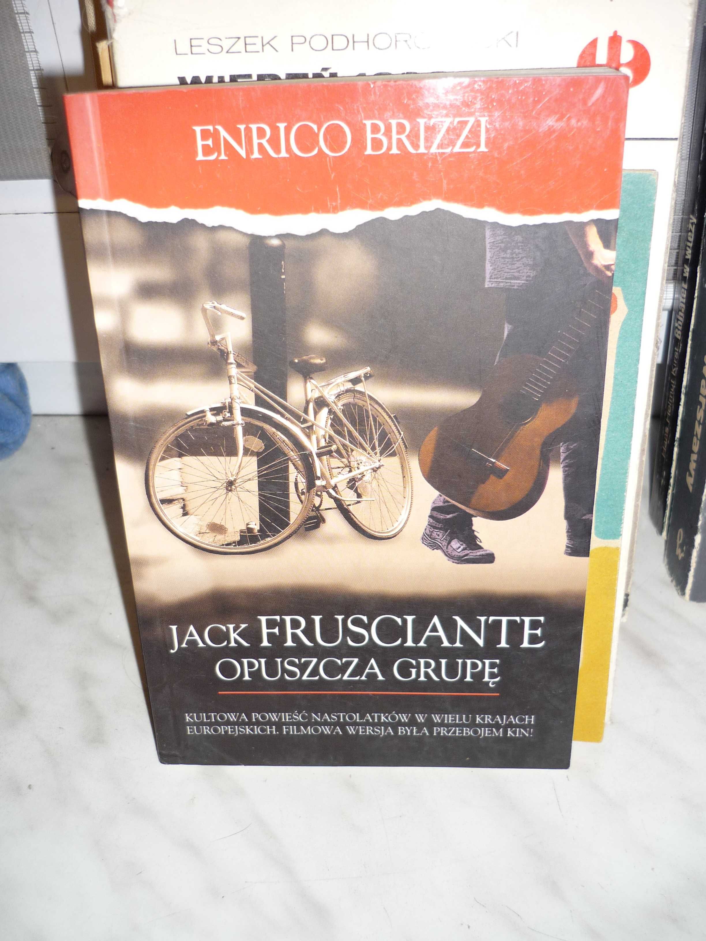 Jack Frusciante opuszcza grupę , Enrico Brizzi.