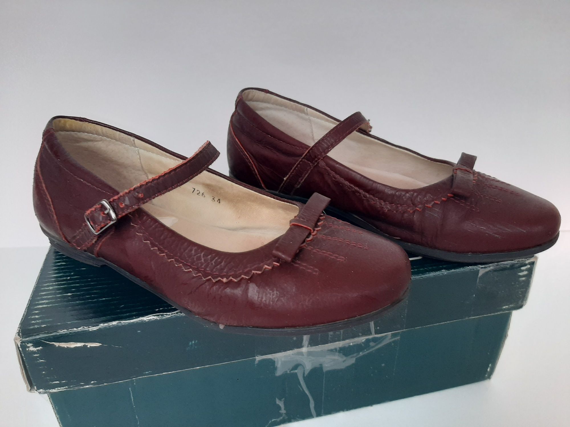 Braska натуральні шкіряні туфлі бордового кольору 34 розмір