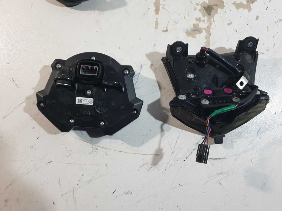 Kawasaki Z 900 Z900 przełącznik licznik lampa regulator napiecia