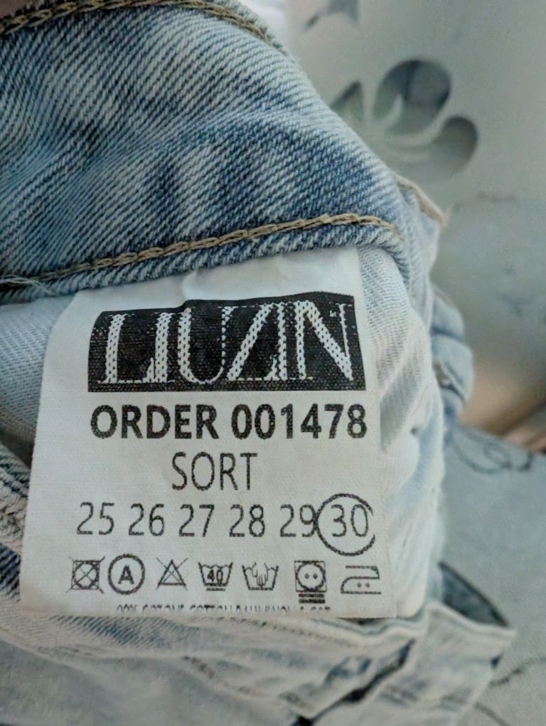 Продам джинсові шорти