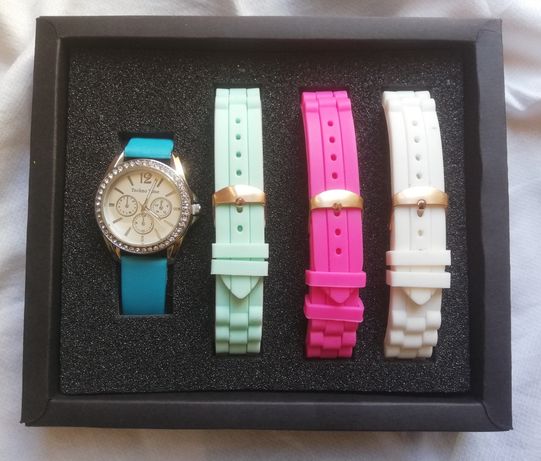 Relógio e braceletes