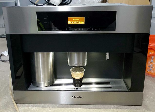 Вбудована кавоварка Міле Miele CVA 5065 CVA 5060 з молочником