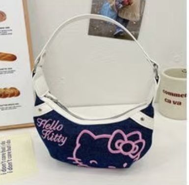 Torebka damska z napisem Hello Kitty