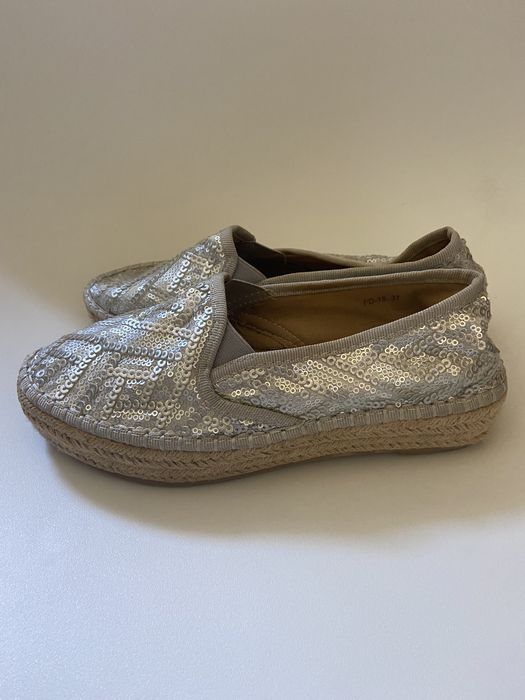 Alpercatas prateadas c/ lantejoulas tam. 37