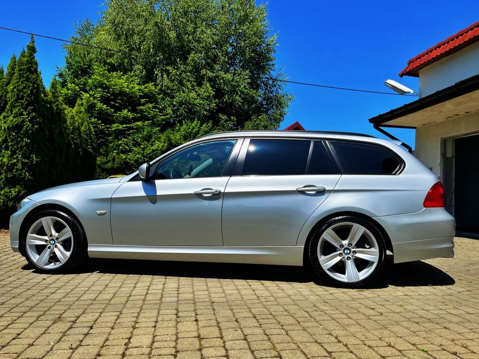 BMW E91 2012r 2.0d 220km