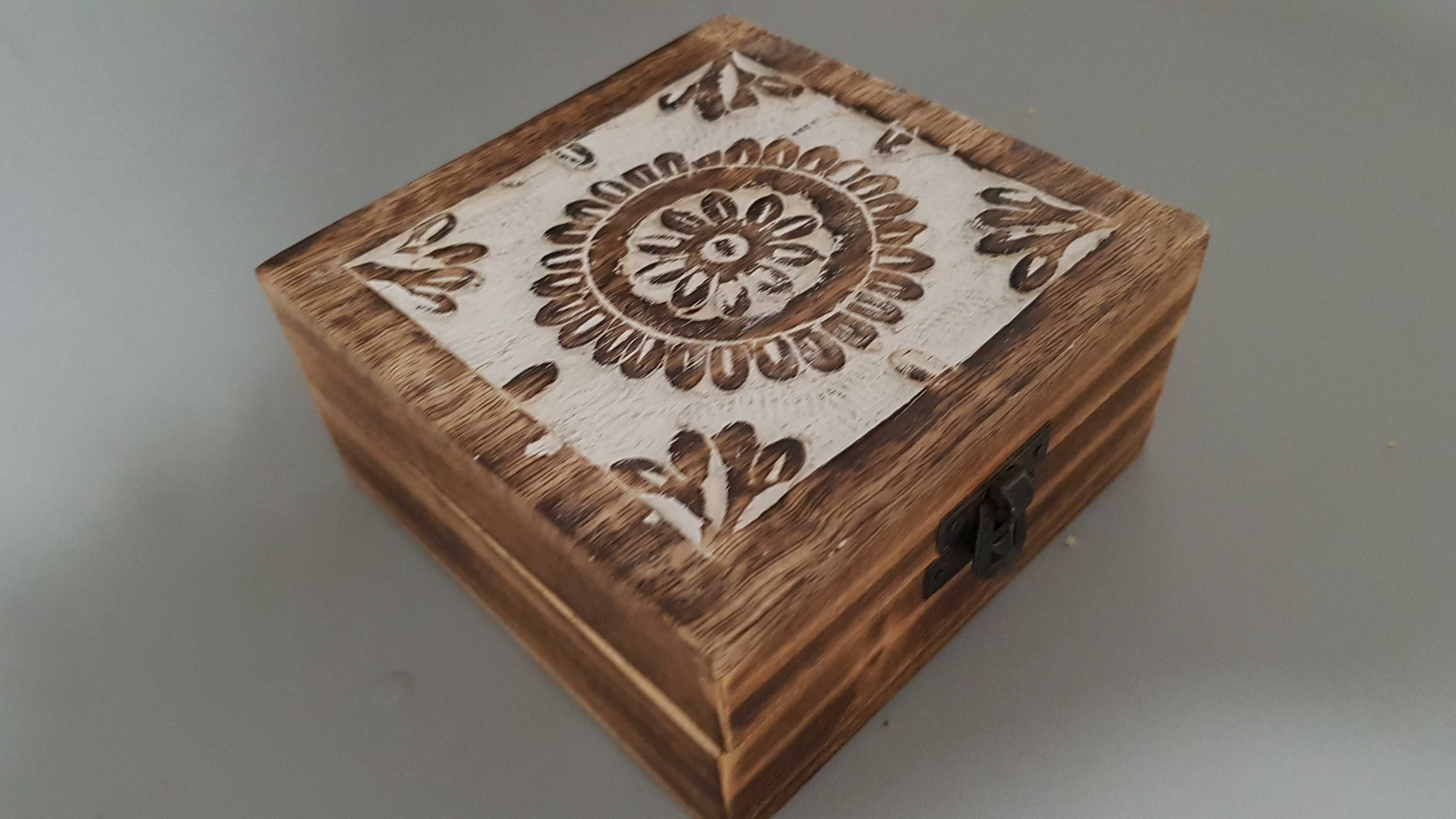 Zdobione pudełko drewniane idealne na prezent szkatułka