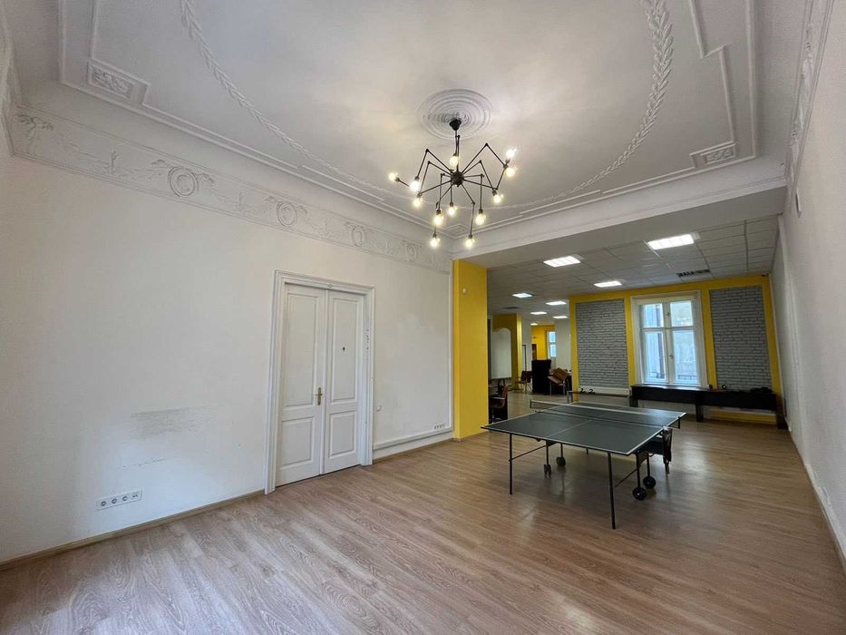 Оренда офісу по вул.Саксаганського (152 м.кв.).