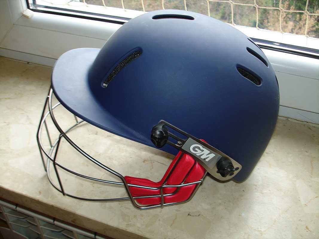 Kask do krykieta GM Purist Pro (Gunn & Moore), a i na rower, jak ulał