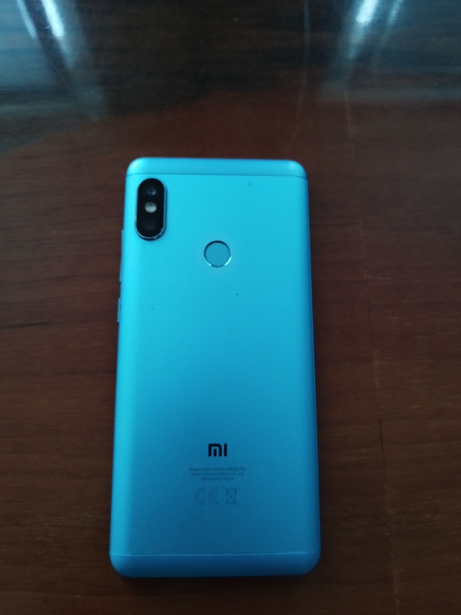 Продаю телефон Redmi Note 5