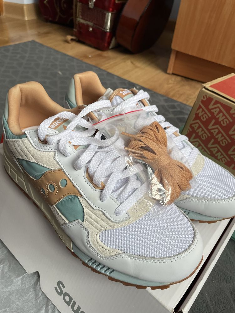 Продаються кросівки saucony оригінал нові 42 розмір