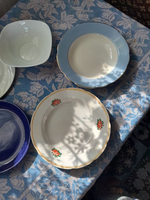 Посуда .тарелочки.чашки.вазочки