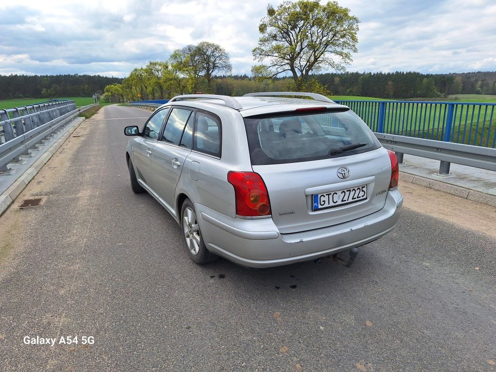 Toyota Avensis 1.8 benzyna