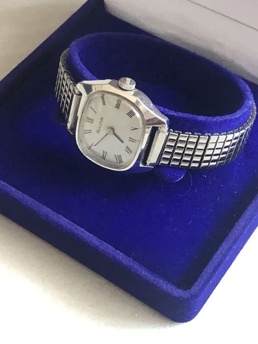 Zabytkowy zegarek damski marki Bulova Vintage