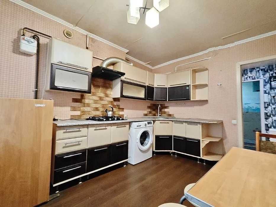 Продам однокімнатну квартиру в центрі