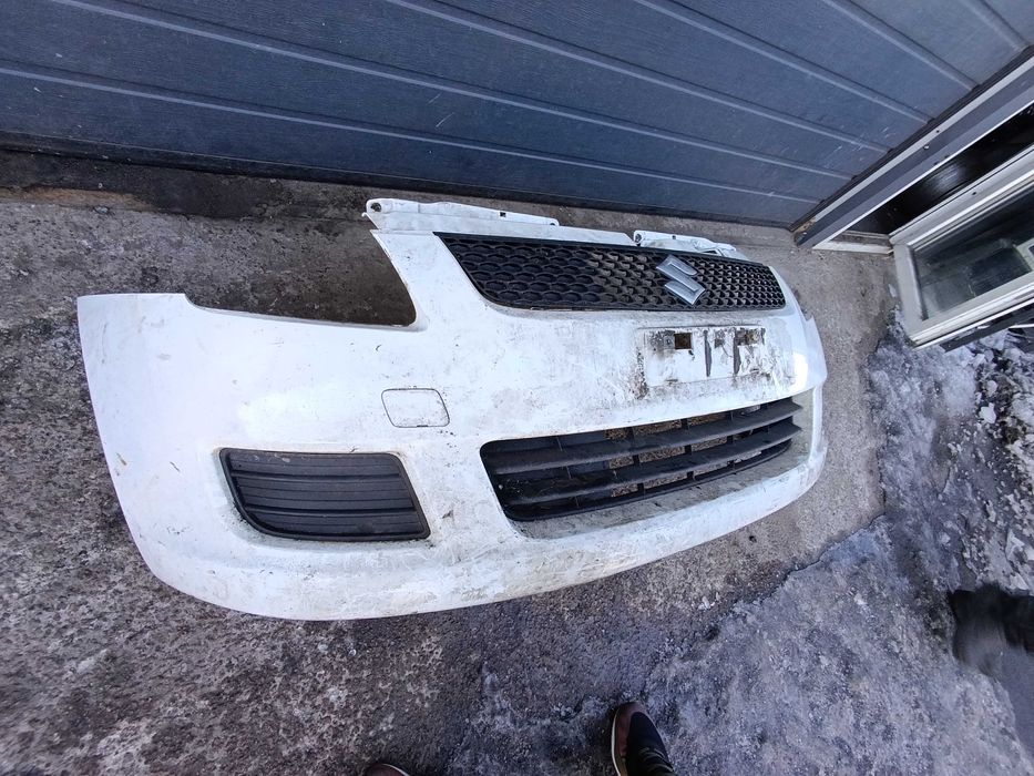 Бампер передний Suzuki Swift 4 2005-10г.в.