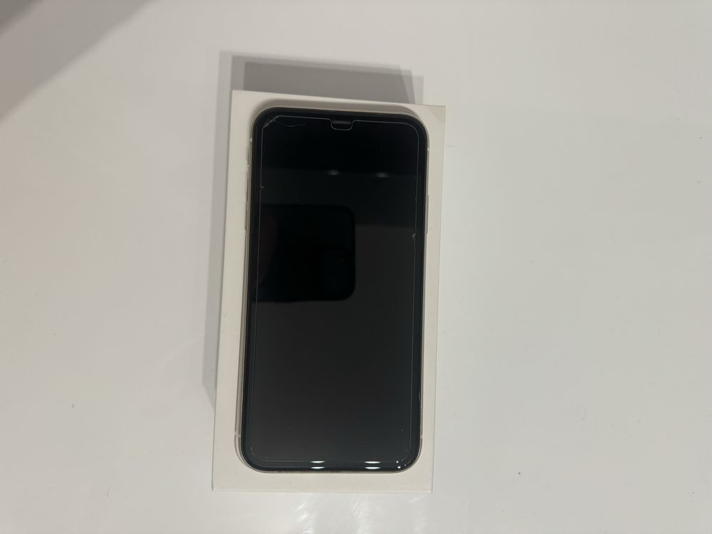 iPhone 11, 64gb, Bialy jak nowy!