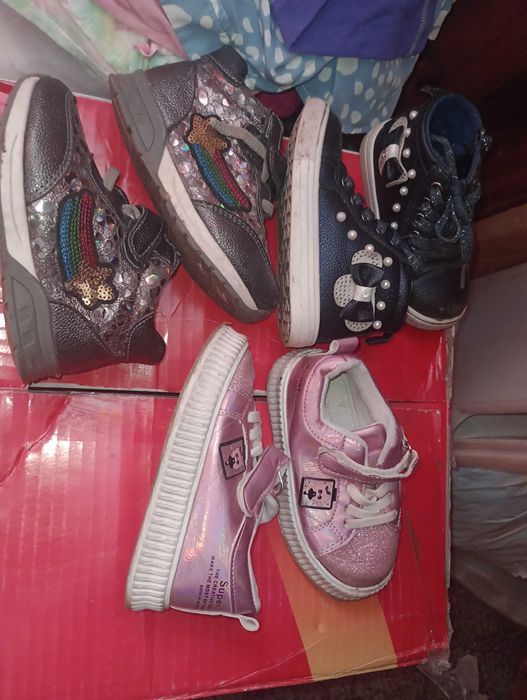 Взуття жіноче та дитяче, пересилаю