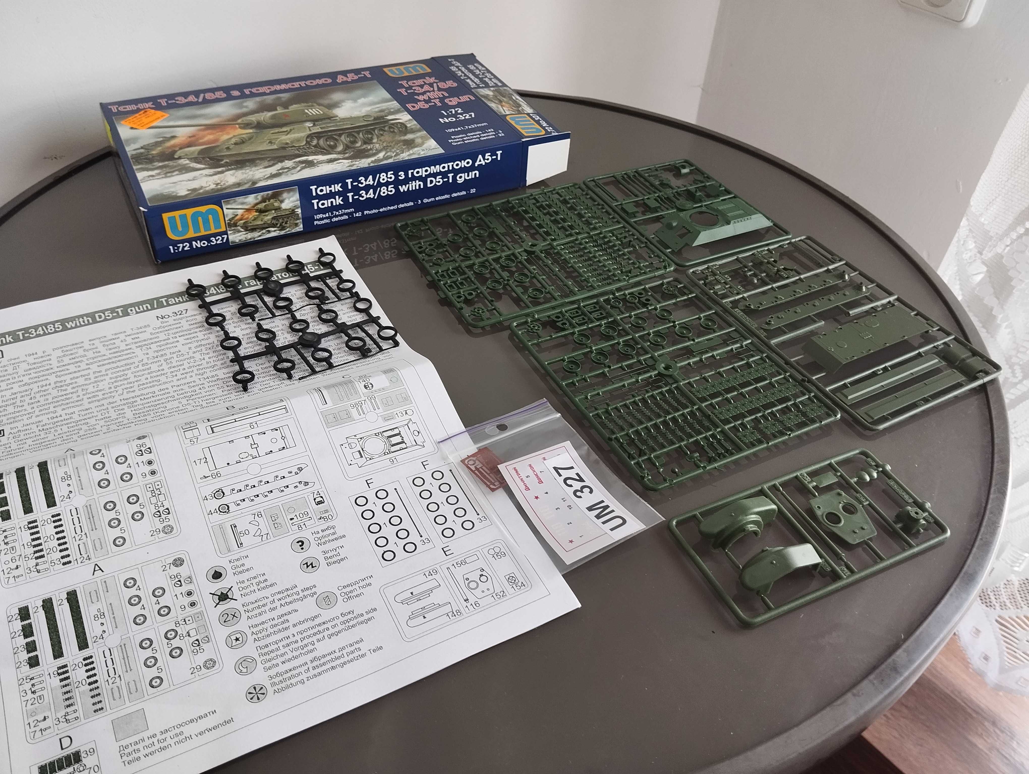 Model czołgu T-34/85 UM skala 1/72