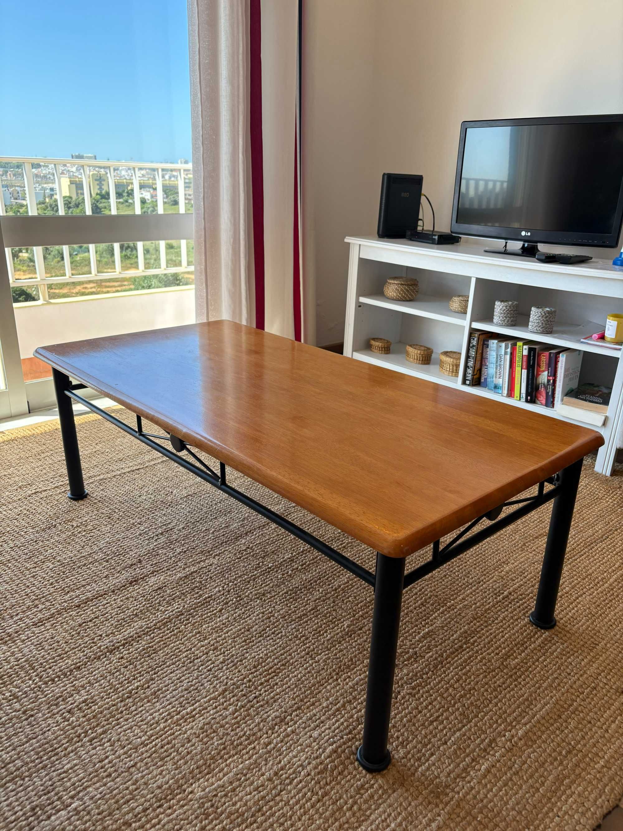 Mesa de apoio de sala