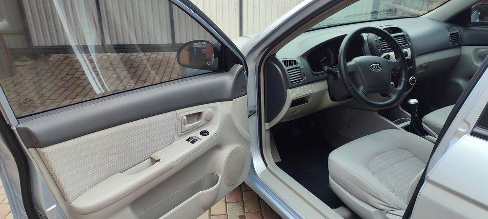 Kia Cerato 1.6 бензин