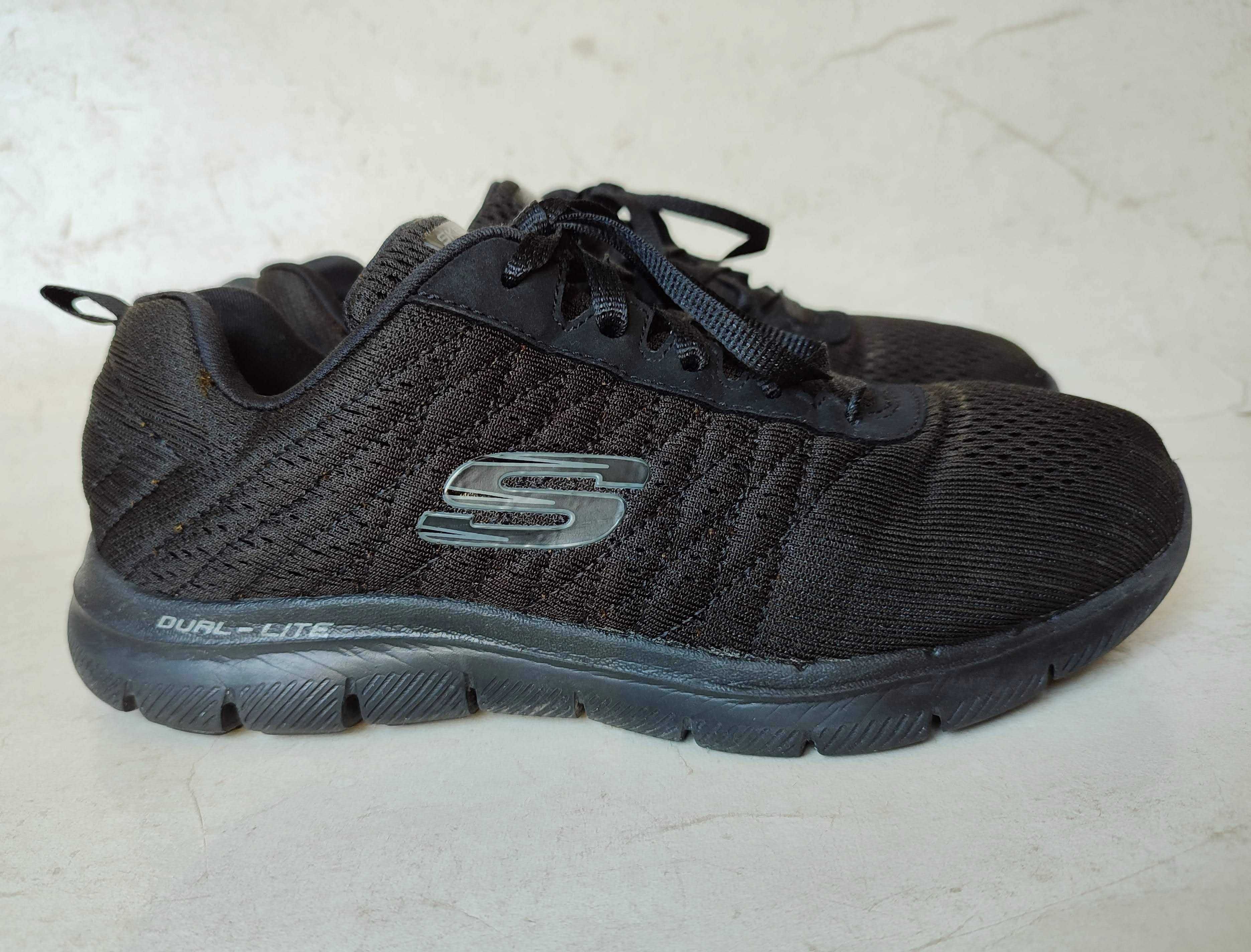 Кросівки SKECHERS Lite-Weight EU37 24.5см black