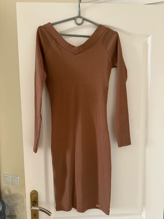 Плаття в рубчик миди