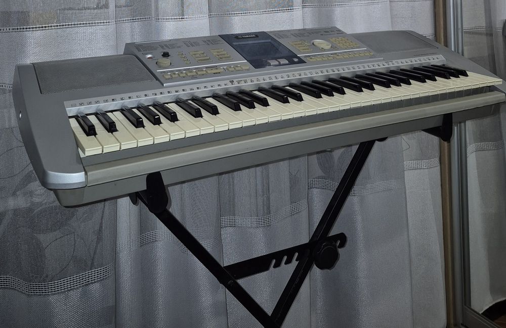 Синтезатор YAMAHA