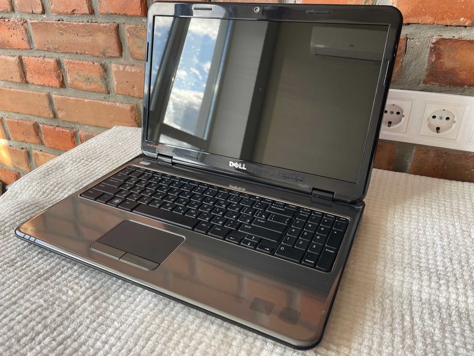 Ноутбук Dell Inspiron N5010, i7-640M 2.80 ггц, 4гб ОЗУ.