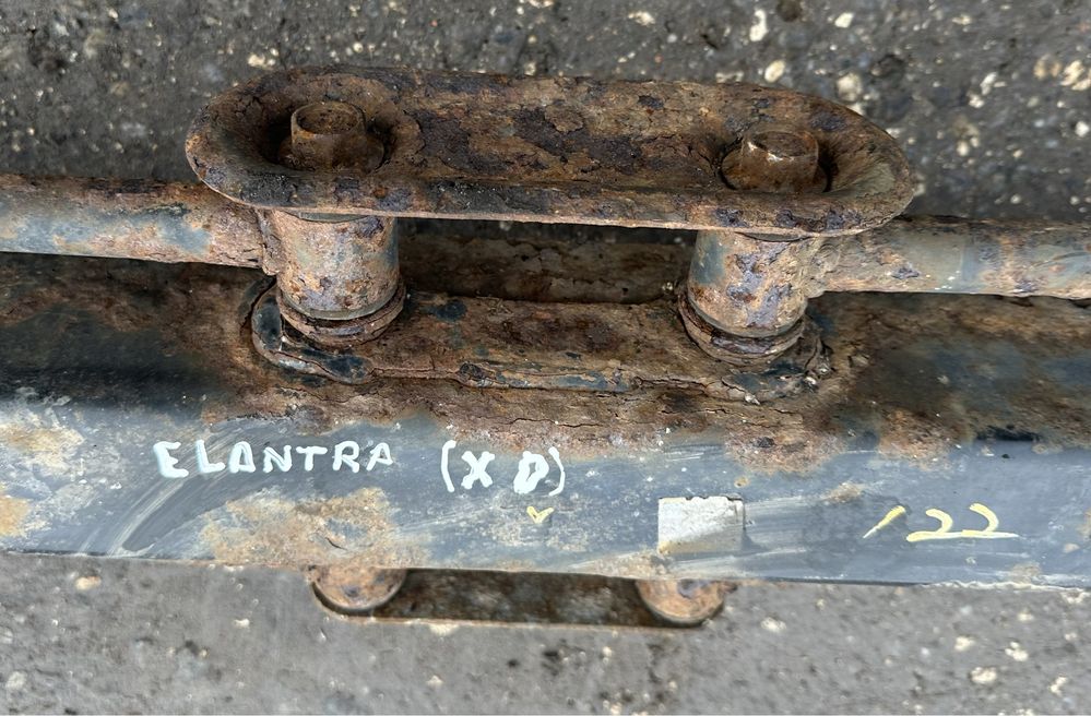 Балка задня Hyundai Elantra 01-06 хетчбек