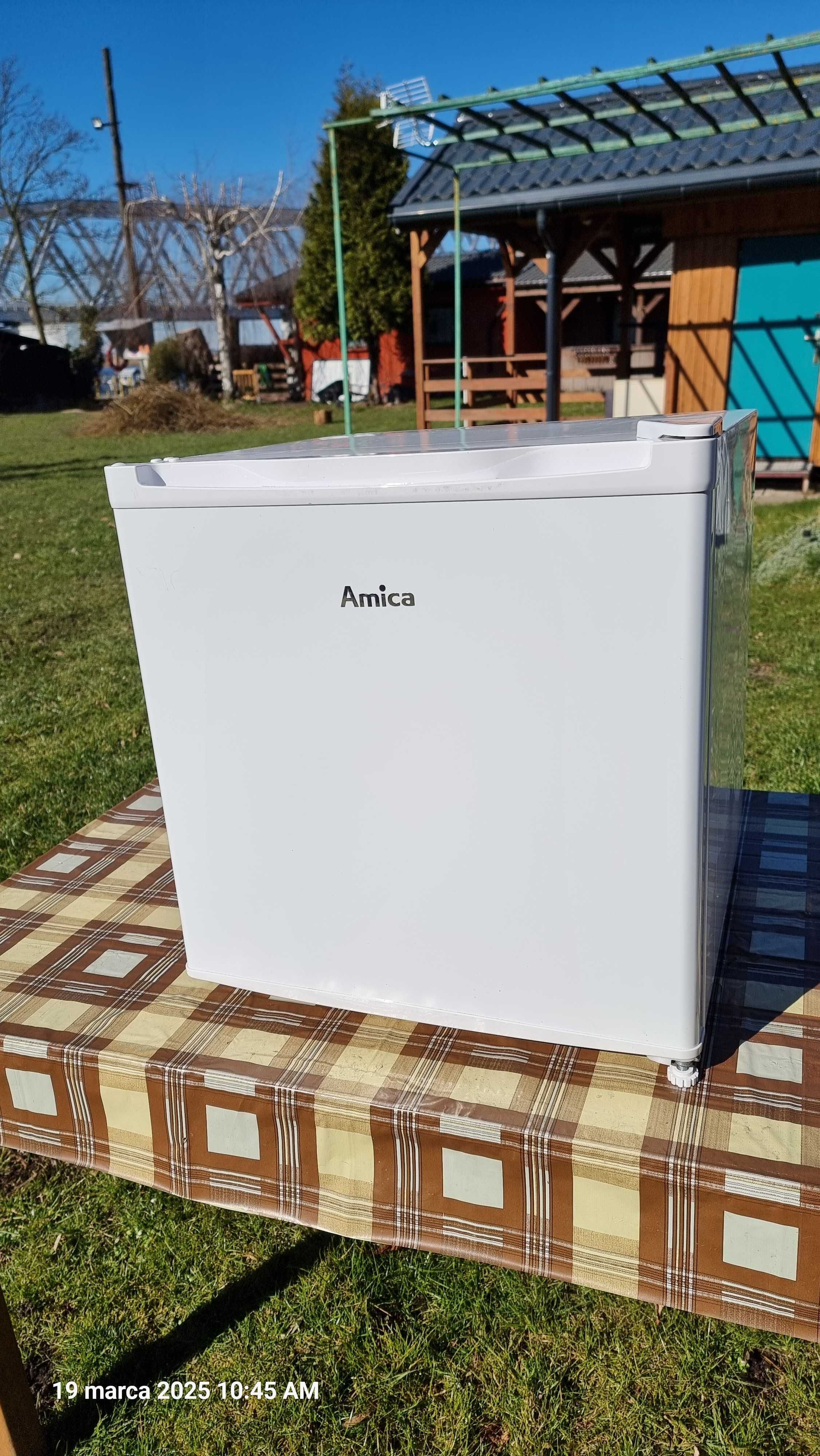 Lodówka AMICA FM050.4(E) 49.6cm Biała