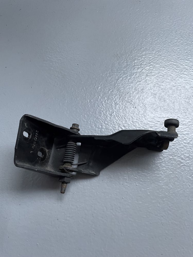 Zawias prowadnica drzwi prawe Chrysler Town Country Grand Caravan