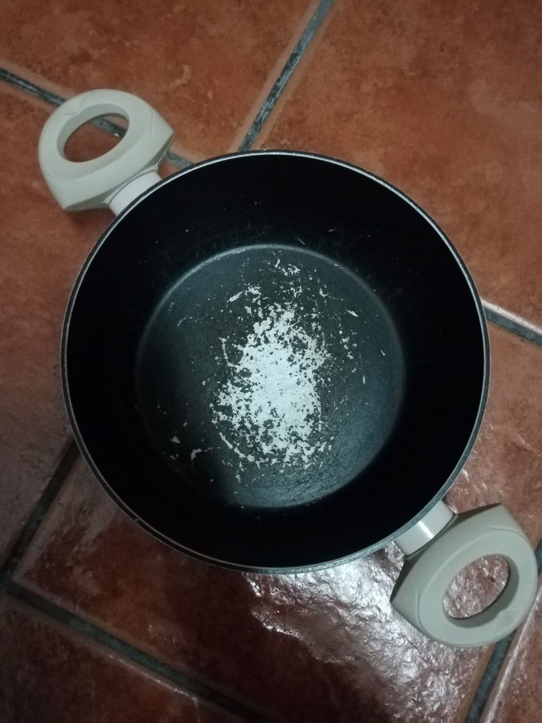Dois tachos de indução