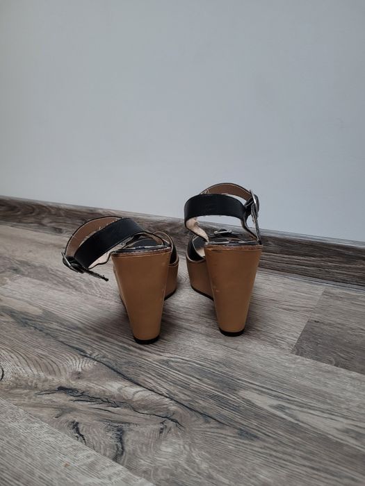Pull&Bear koturny buty z paskami 38