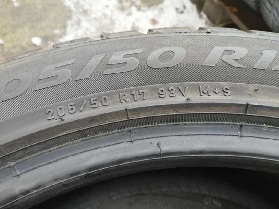 Pirelli Sottozero 3 205/50R17 93V шини бу зима 4 штуки