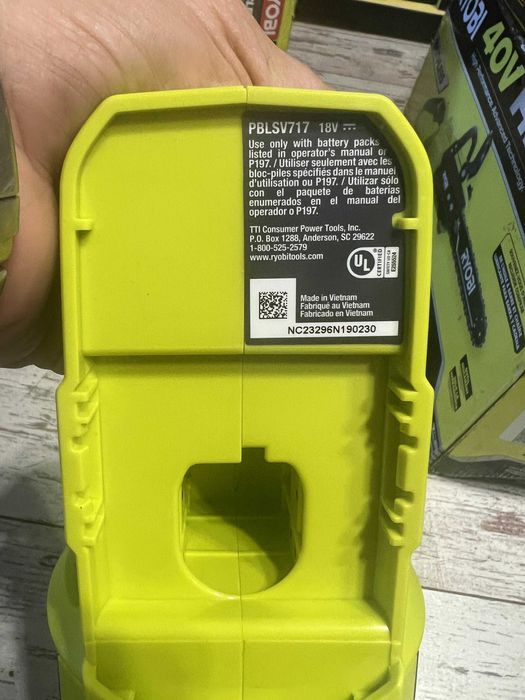 Безщітковий акумуляторний пилосос Ryobi One+ HP 18V PBLSV716 новий США