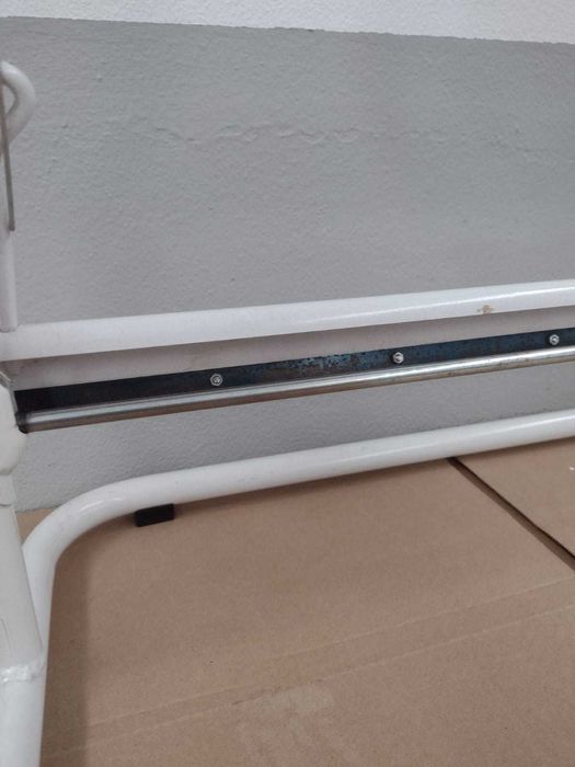 Suporte metálico para rolos de papel ou bobines