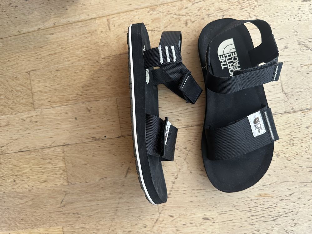 Сандалі жіночі The North Face Skeena Sandals Black Nf0A46Bflq6