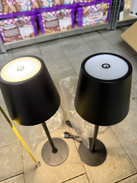 Zestaw dwóch czarnych lamp na USB