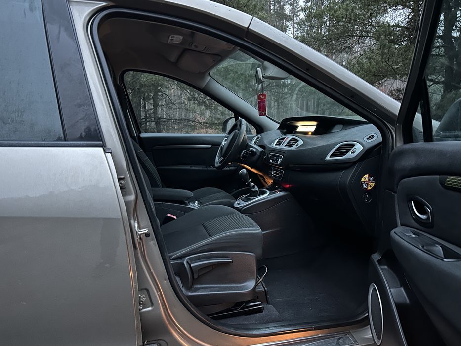 Авто в чудовому стані